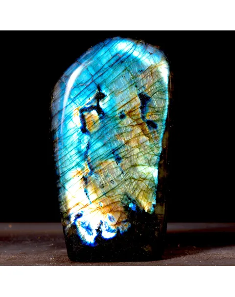 Labradorite del Madagascar.