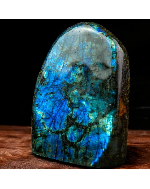 Labradorite in Forma Libera.