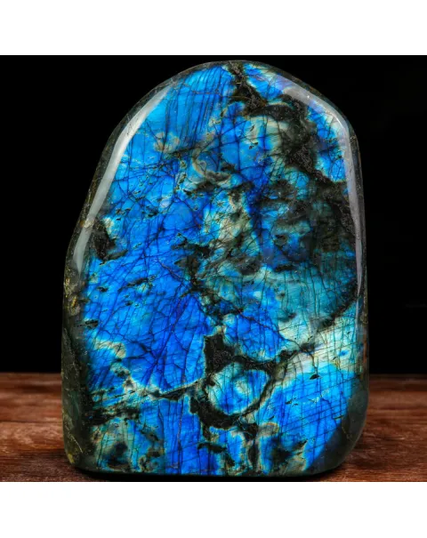 Labradorite in Forma Libera.