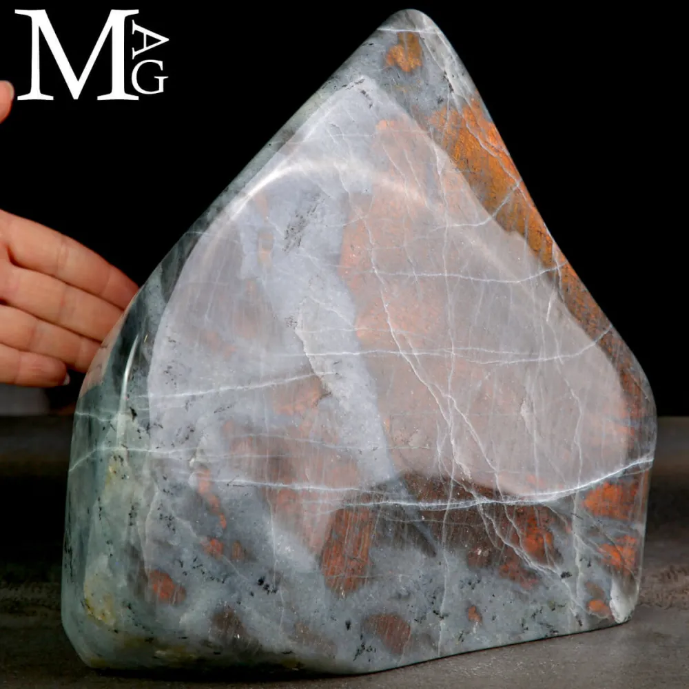 Labradorite – Riflessi Arancio-Oro Unici