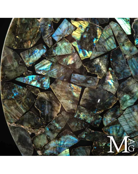 Tavolo in Labradorite – Mosaico Artigianale di Design.