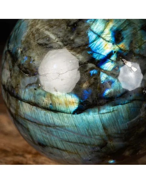 Sfera in Labradorite riflesso dorato