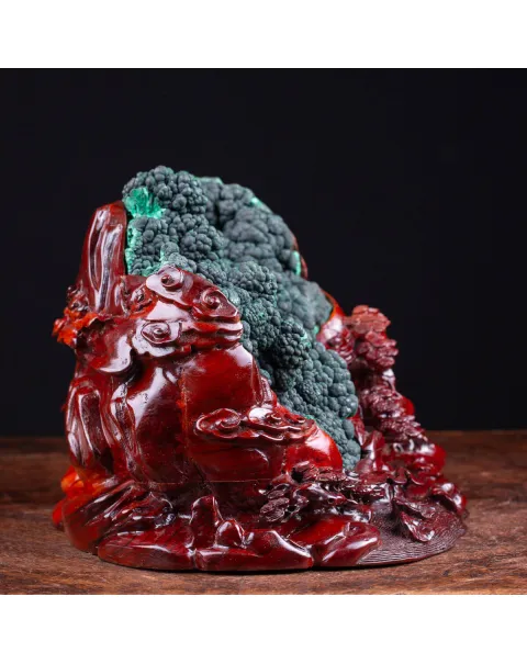 Eleganza Scultorea della Malachite.