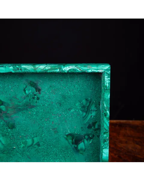 Portagioielli in Malachite: Eleganza e Stile.
