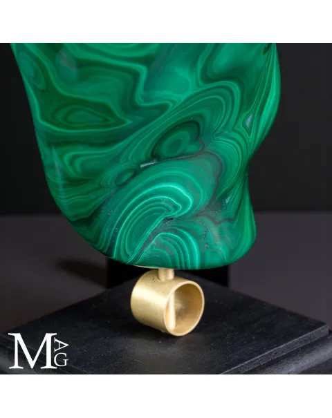 Malachite Lucidata – Forma naturale, design contemporaneo.