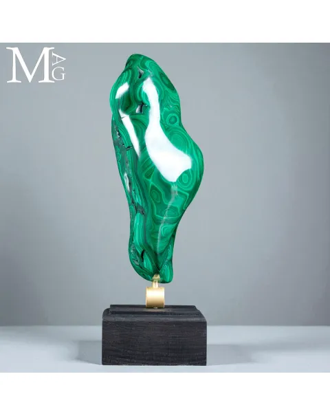Malachite Lucidata – Forma naturale, design contemporaneo.
