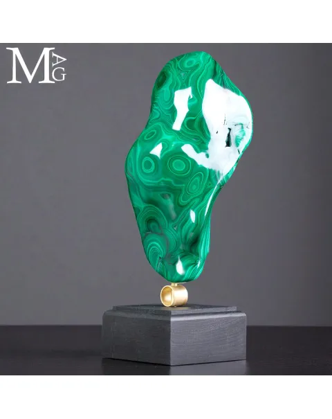 Malachite Lucidata – Forma naturale, design contemporaneo.