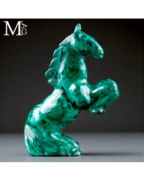 Cavallo scolpito in malachite – Scultura ornamentale.