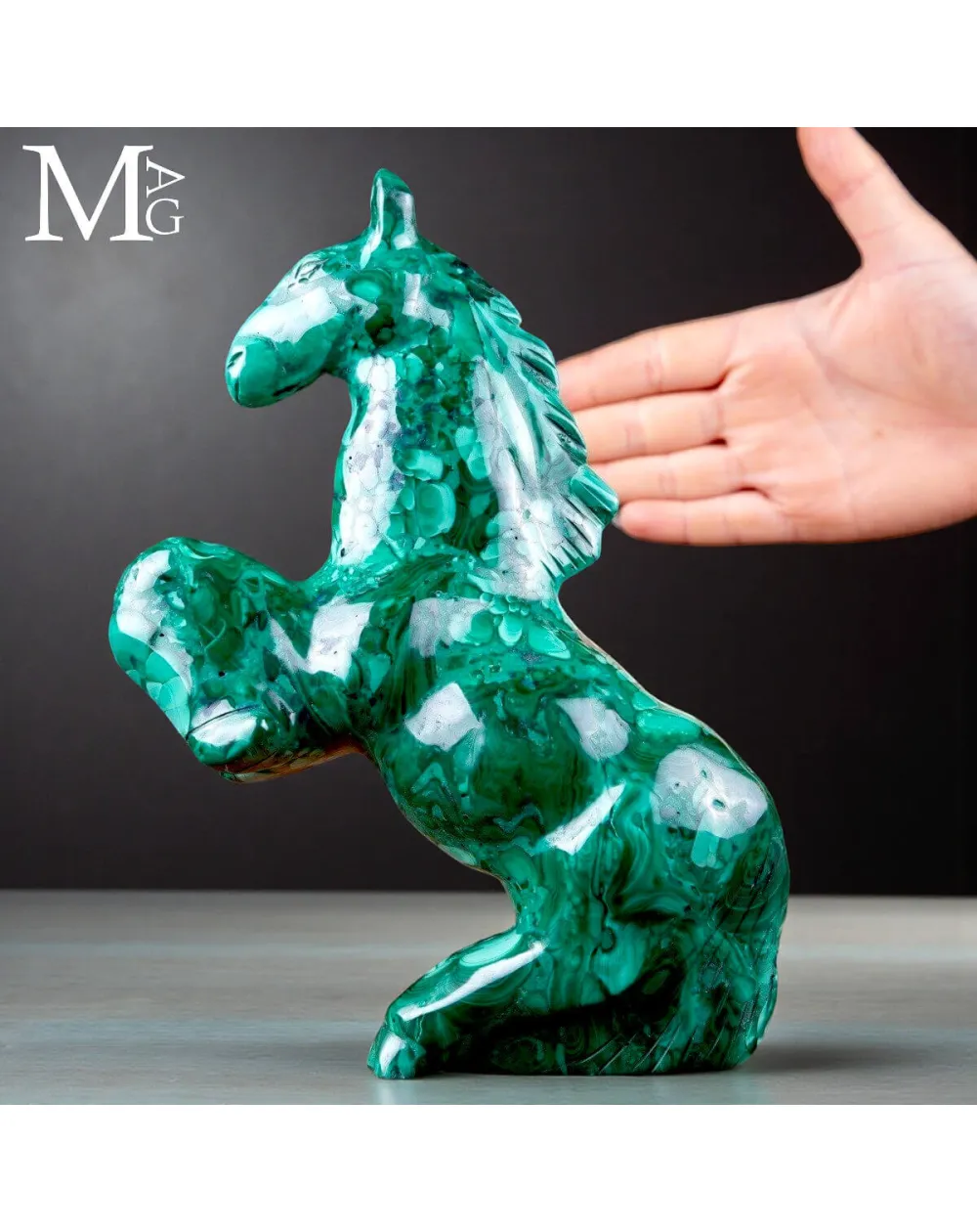 Cavallo scolpito in malachite – Scultura ornamentale.