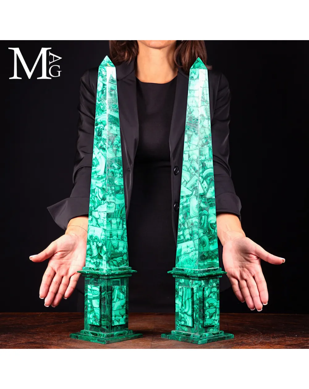 Coppia di Obelischi in Malachite di Qualità Extra.