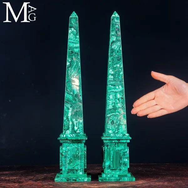 Coppia di Obelischi in Malachite – Interior Design.