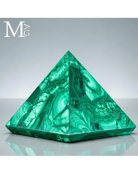 Piramide in Malachite del Congo
