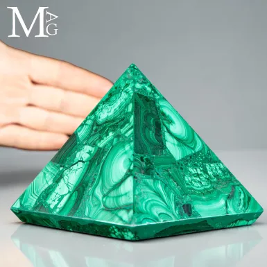 Piramide in Malachite del Congo