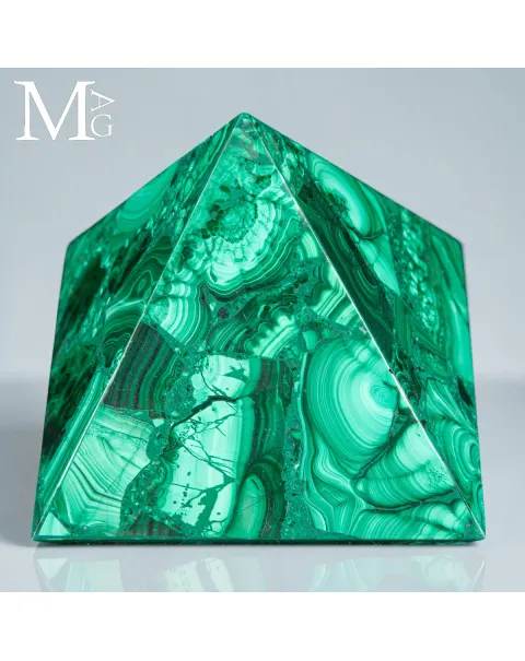 Piramide in Malachite del Congo