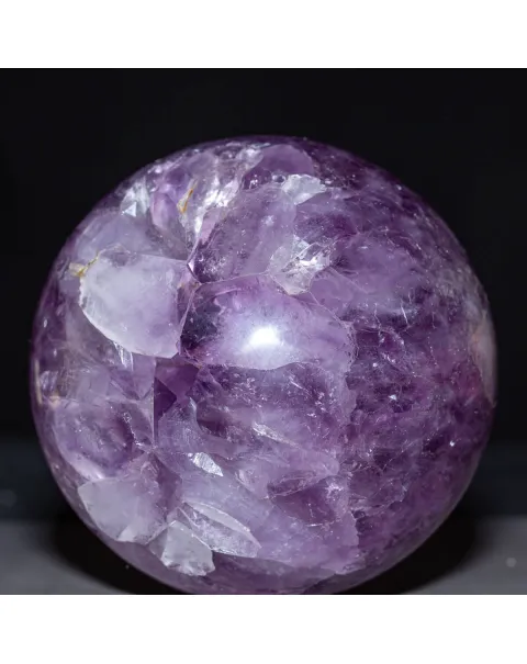 Sfera di Ametista Intagliata – Energia, Bellezza e Storia Antica.
