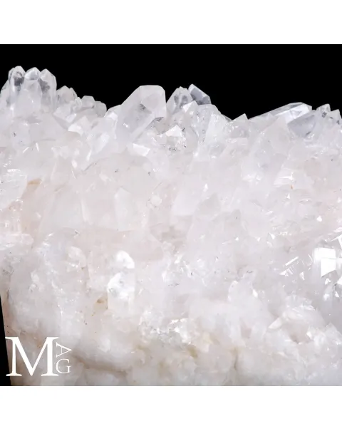 Tavolino con Drusa di Quarzo – Arredo d’Arte Naturale
