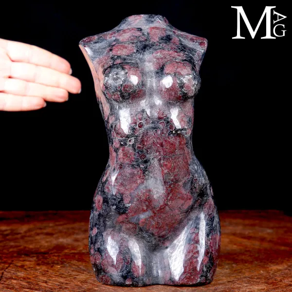 Scultura Corpo Femminile – Busto in Scisto con Granati
