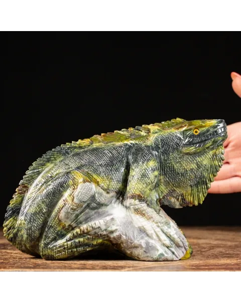Statua Iguana In Gruppo Serpentino