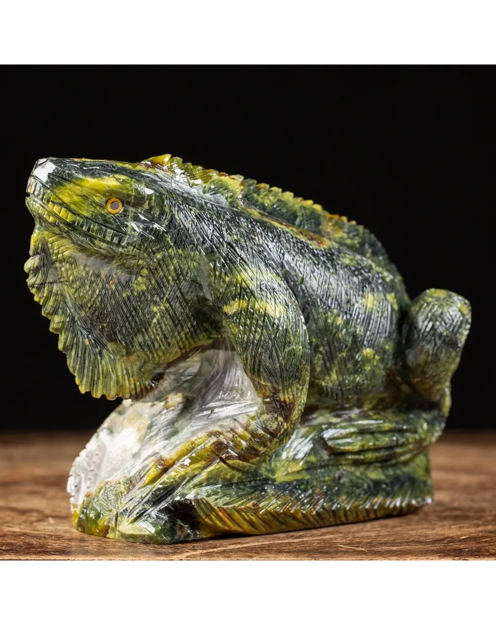 Statua Iguana In Gruppo Serpentino