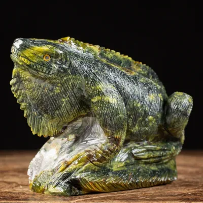 Statua Iguana In Gruppo Serpentino
