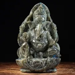 Statue in Labradorite (7)