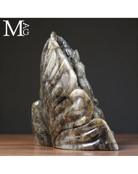 Lord Ganesh – Scultura in labradorite intagliata a mano.
