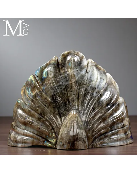 Lord Ganesh – Scultura in labradorite intagliata a mano.