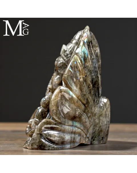 Lord Ganesh – Scultura in labradorite intagliata a mano.