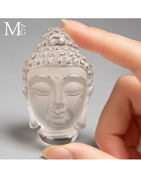 Testa di Buddha in Quarzo Extra Chiaro del Tibet.