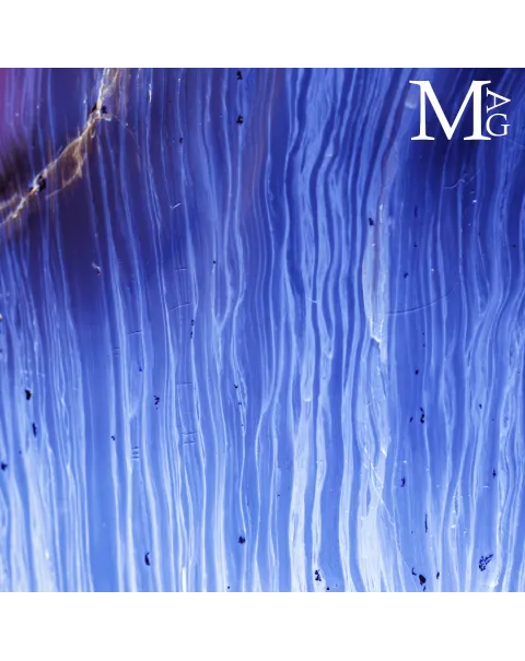 Ambra Blue di Sumatra – Resina Fossile e Luce.