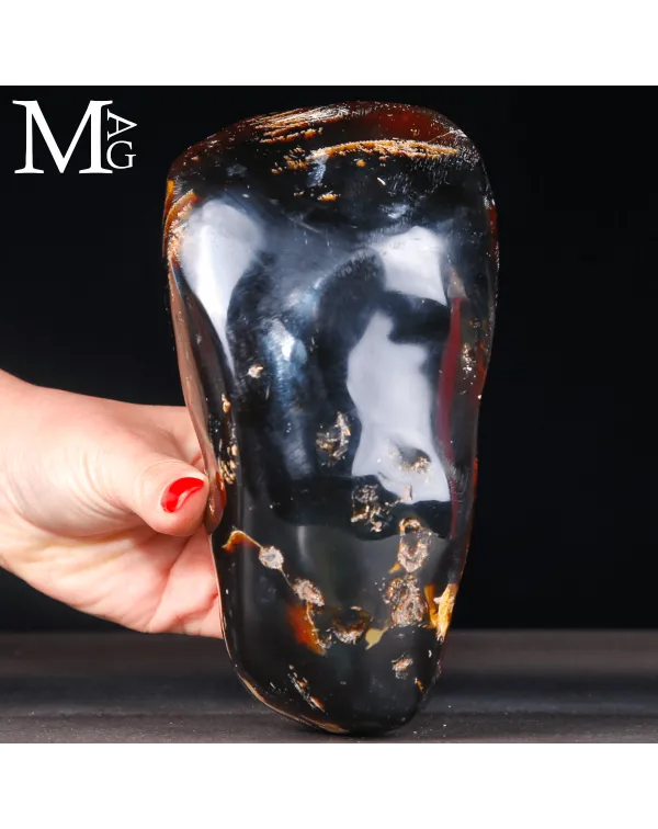 Ambra di Sumatra – Materia in Trasformazione.