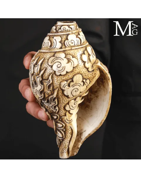 Conchiglia Shankha Tibetana Scolpita – I Citipati, Signori dei Cimiteri