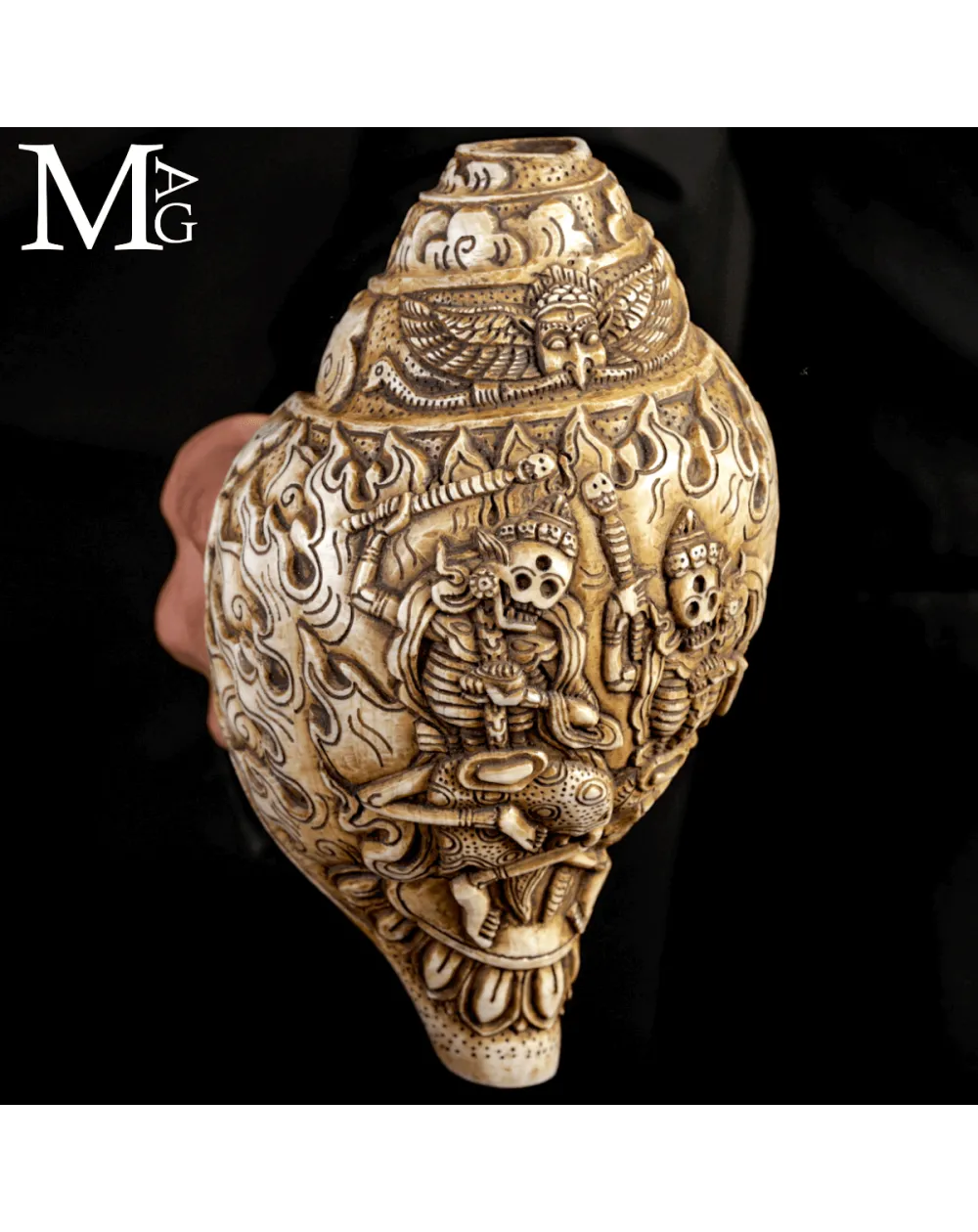 Conchiglia Shankha Tibetana Scolpita – I Citipati, Signori dei Cimiteri