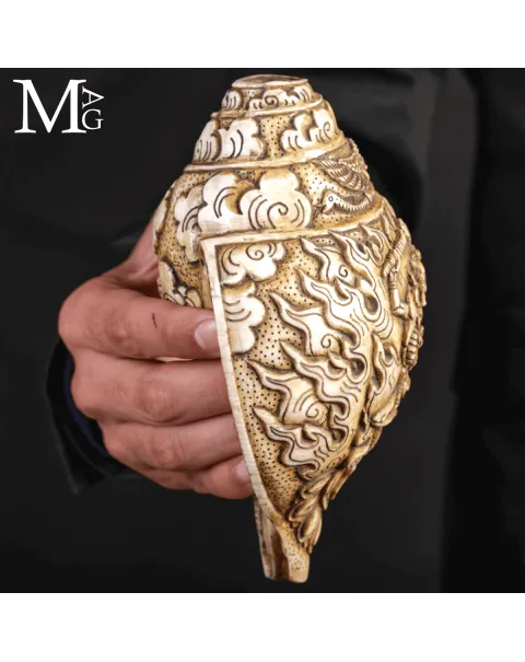 Conchiglia Shankha Tibetana Scolpita – I Citipati, Signori dei Cimiteri