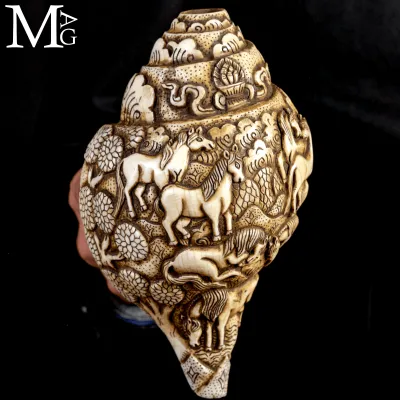 Conchiglia Shankha Tibetana Scolpita – Cavalli nel Giardino del Dharma