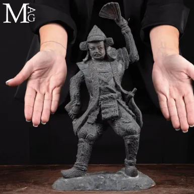 Scultura in Bronzo – Guerriero Asiatico con Vent...