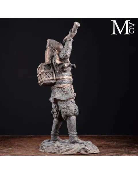 Scultura in Bronzo - Guerriero Cerimoniale Orientale.
