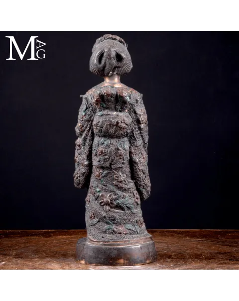 Statua in Bronzo Geisha – Okimono Giapponese, XX secolo.