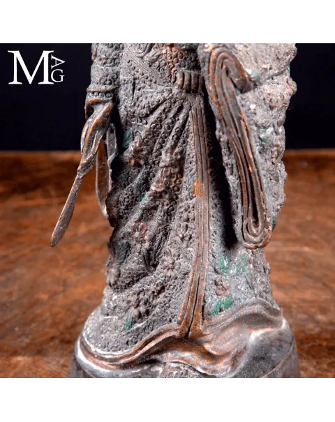 Statua in Bronzo Geisha – Okimono Giapponese, XX secolo.