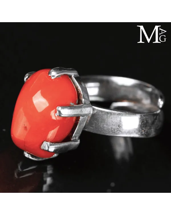 Anello in Argento con Corallo Rosso Mediterraneo.