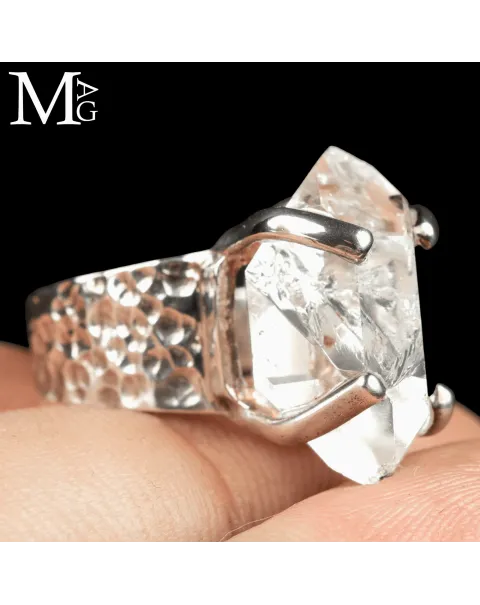 Anello in Argento con Diamante Herkimer.