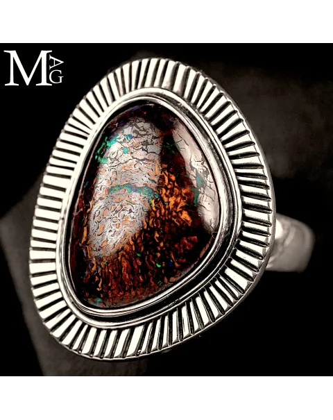Anello in Argento con Opale Boulder Naturale - Australia