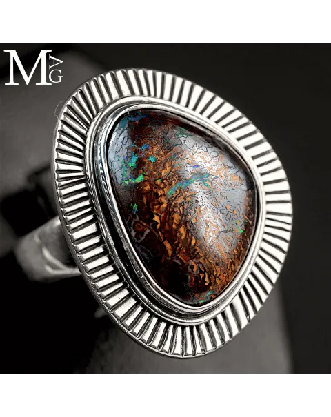 Anello in Argento con Opale Boulder Naturale - Australia