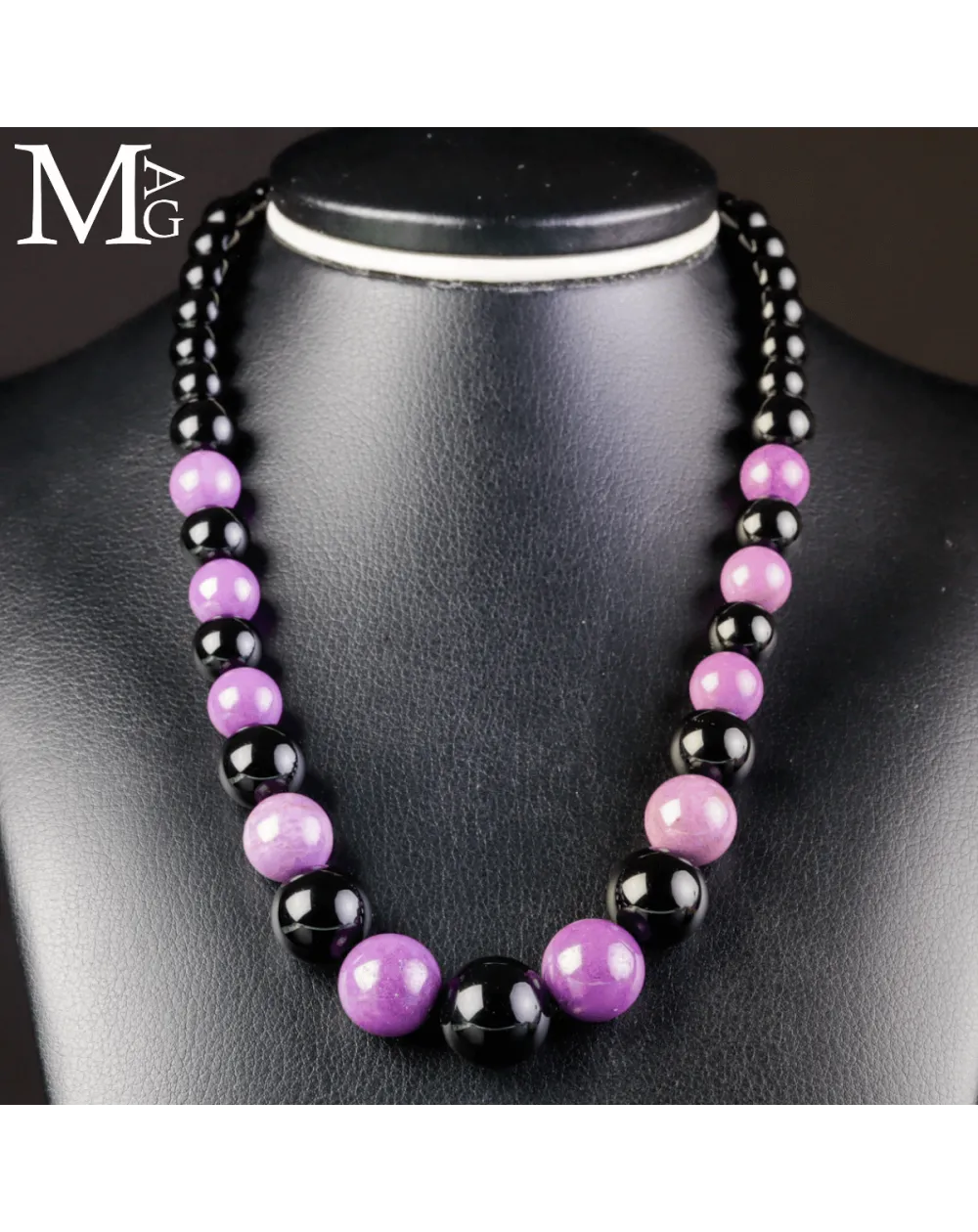 Collana in Phosphosiderite e Onice Nero a Scalare.