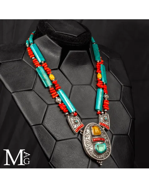 Collana Himalayana Cerimoniale in Argento Cesellato, Ambra, Corallo e Turchese.
