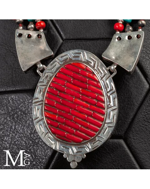 Collana Himalayana Cerimoniale in Argento Cesellato, Ambra, Corallo e Turchese.