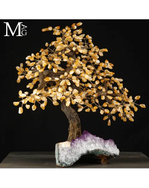 Albero della Vita: Bonsai di Quarzo Citrino su Base di Drusa di Ametista .
