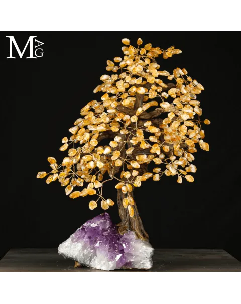 Albero della Vita: Bonsai di Quarzo Citrino su Base di Drusa di Ametista .