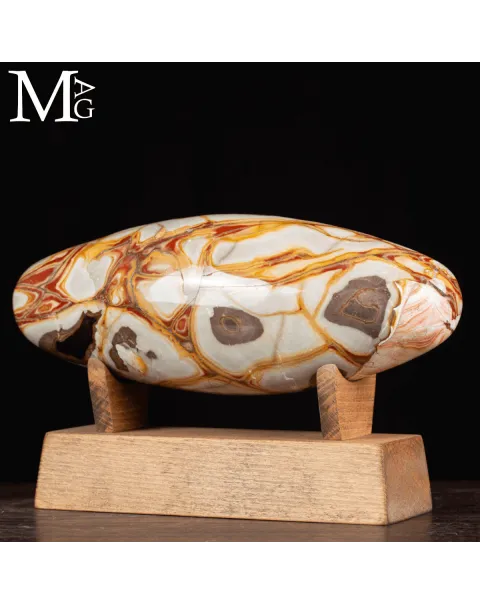 Shiva Lingam in Diaspro Agatizzato.