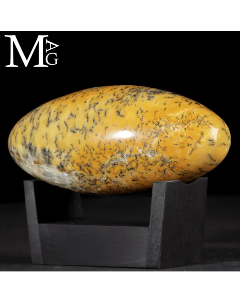 Shiva Lingam in Opale Dendritico.
